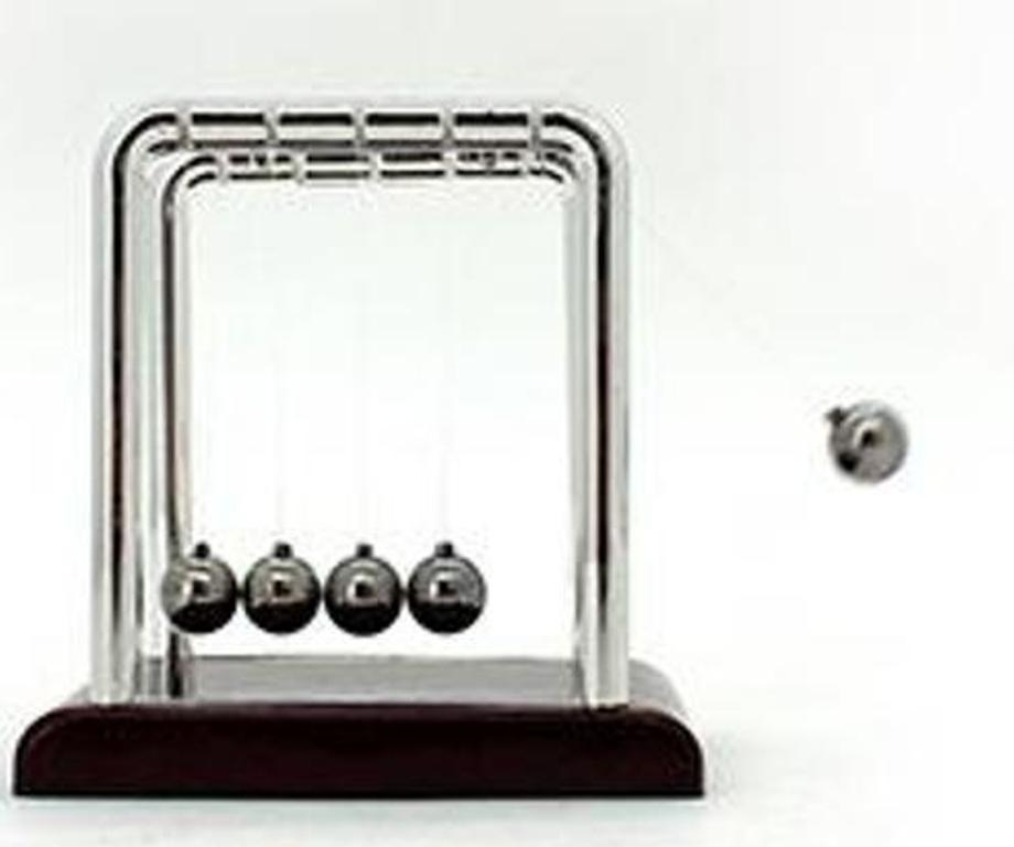 Newton's Cradle - Small