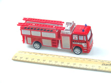 1x Die Cast Pull Back Action - Fire Engine